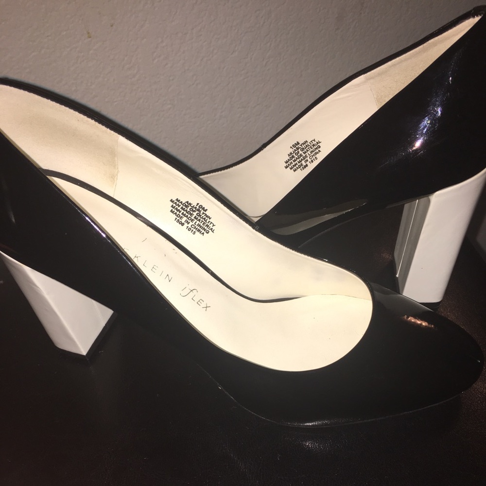 Patent leather black and white chunky heels
